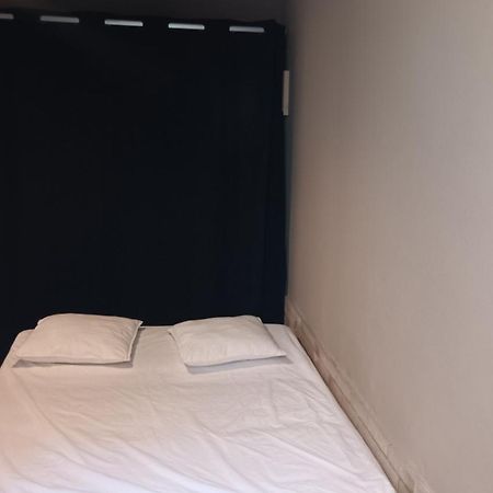 Appartement Pour 4 Personnes Dans Une Rue Tres Calme Saint-Laurent-le-Minier ภายนอก รูปภาพ
