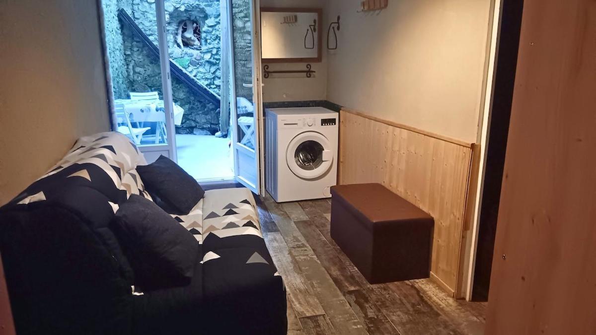 Appartement Pour 4 Personnes Dans Une Rue Tres Calme Saint-Laurent-le-Minier ภายนอก รูปภาพ