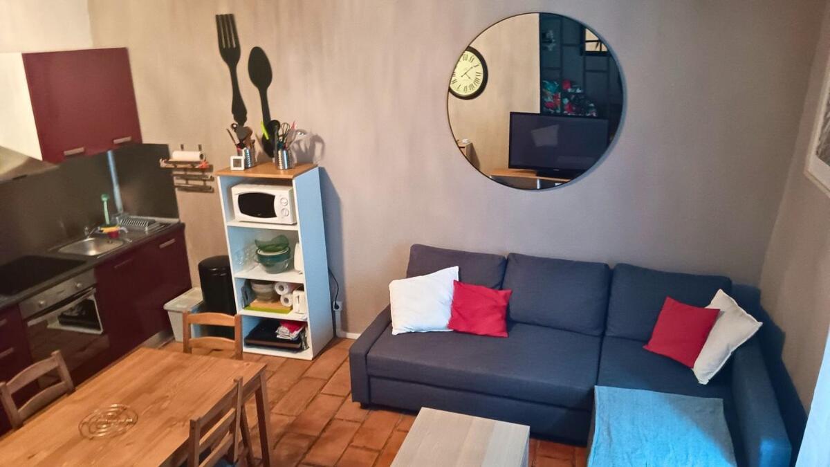 Appartement Pour 4 Personnes Dans Une Rue Tres Calme Saint-Laurent-le-Minier ภายนอก รูปภาพ