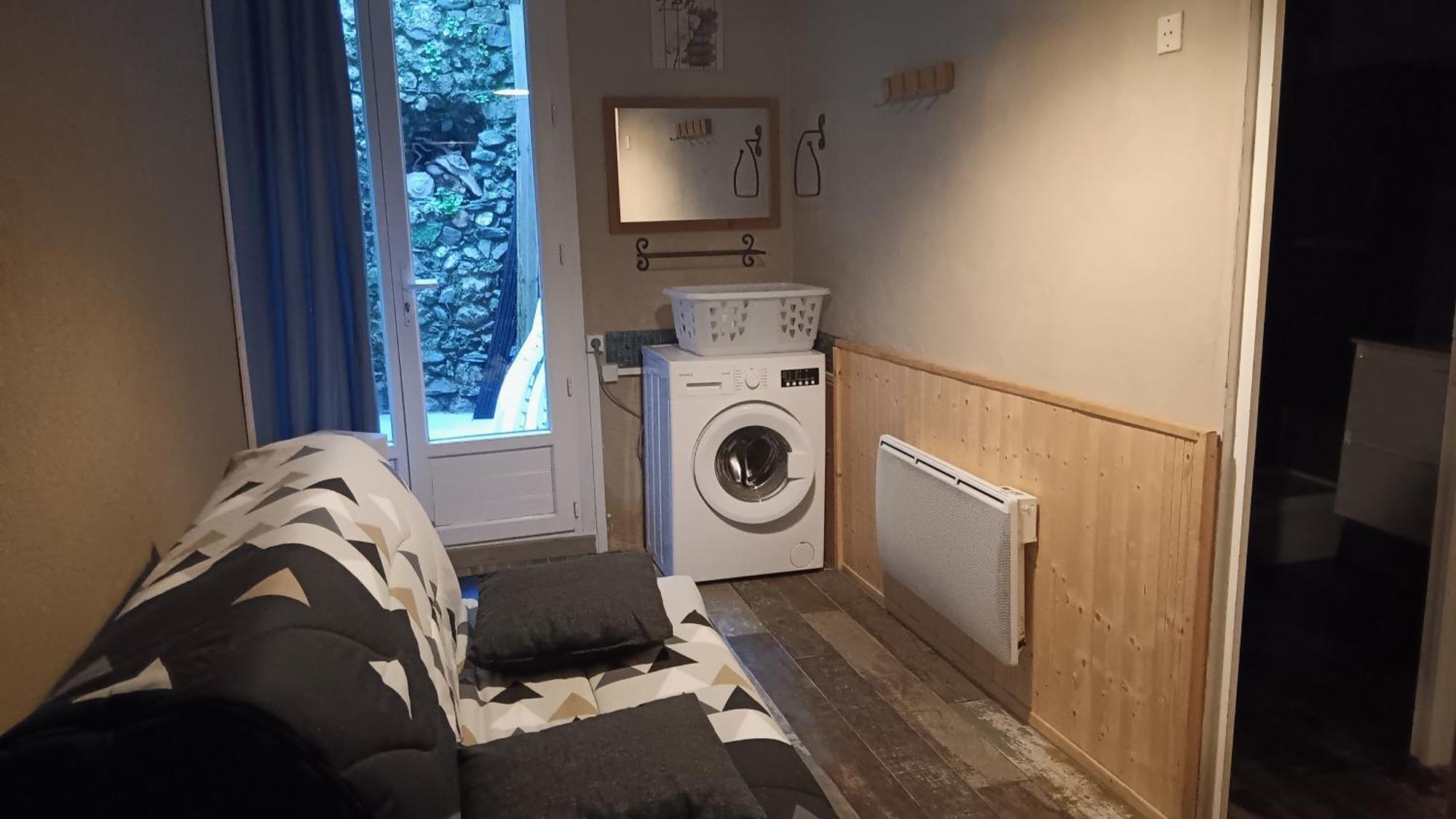 Appartement Pour 4 Personnes Dans Une Rue Tres Calme Saint-Laurent-le-Minier ภายนอก รูปภาพ