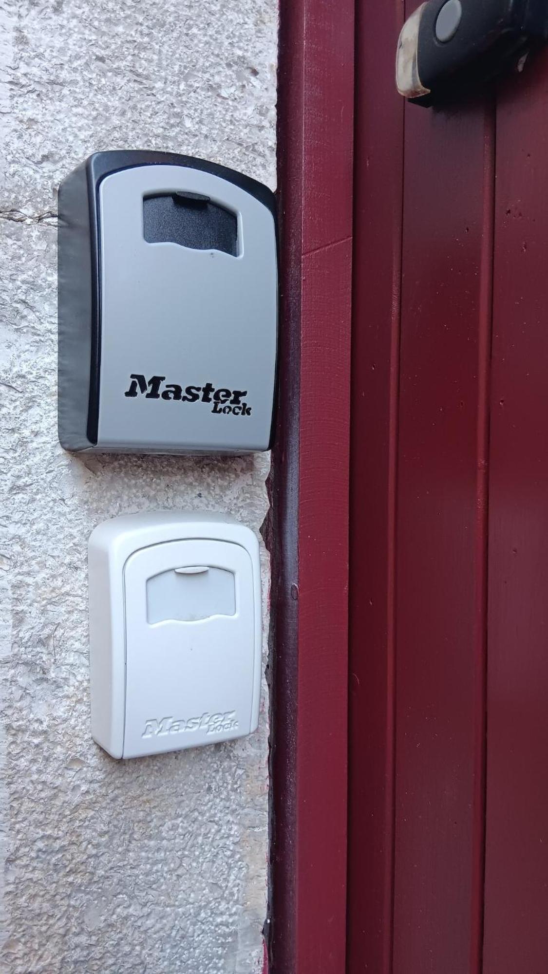 Appartement Pour 4 Personnes Dans Une Rue Tres Calme Saint-Laurent-le-Minier ภายนอก รูปภาพ